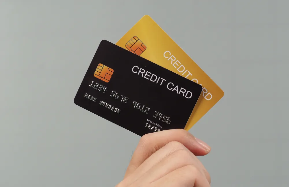 บัตรเครดิตกับบัตรกดเงินสด